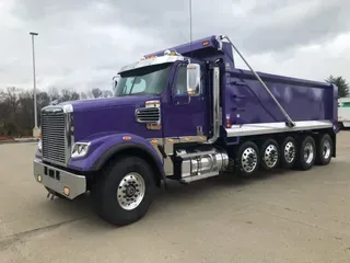 2022 Freightliner 122SD