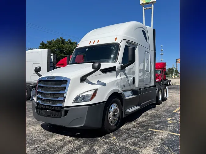 2020 Freightliner Cascadia 126