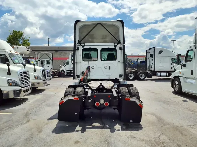 2020 FREIGHTLINER CASCADIA 125