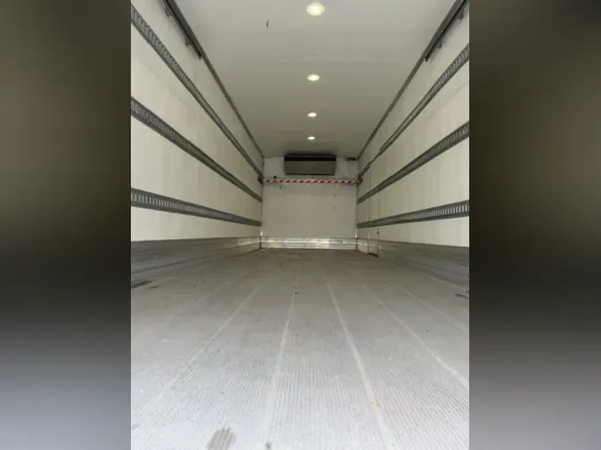 2020 FREIGHTLINER/MERCEDES M2 106
