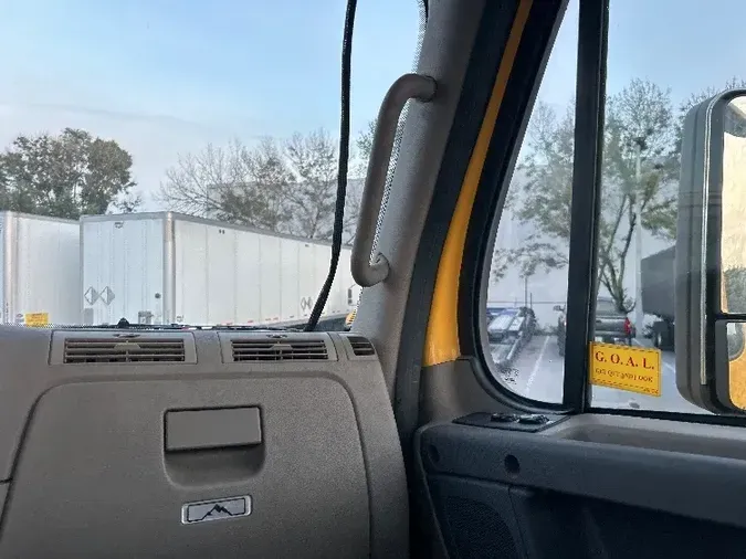 2018 Freightliner X11364ST