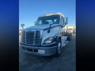 2018 FREIGHTLINER/MERCEDES CASCADIA 125