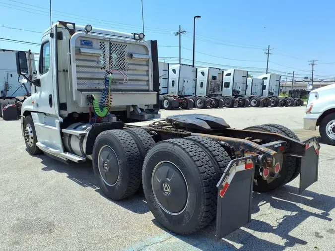 2019 FREIGHTLINER/MERCEDES CASCADIA 12501558b0ef9519e717351035107e4376b