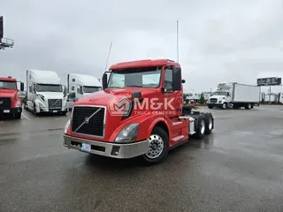 2017 VOLVO VNL64T300