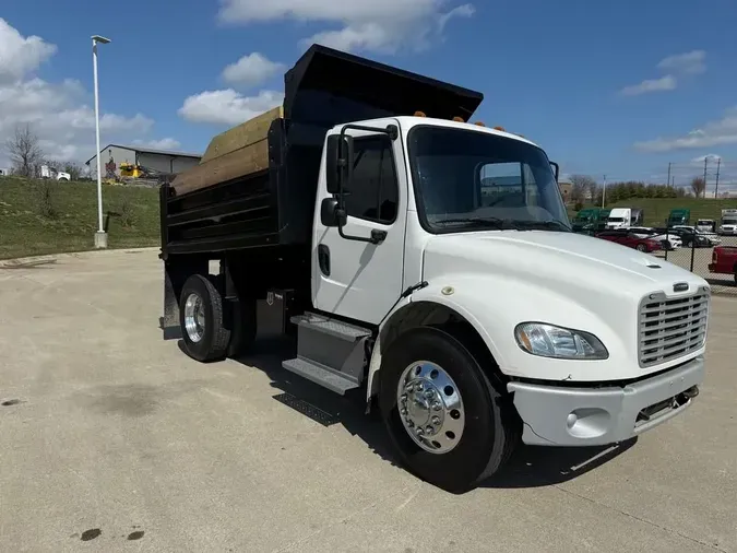 2015 Freightliner M2 106