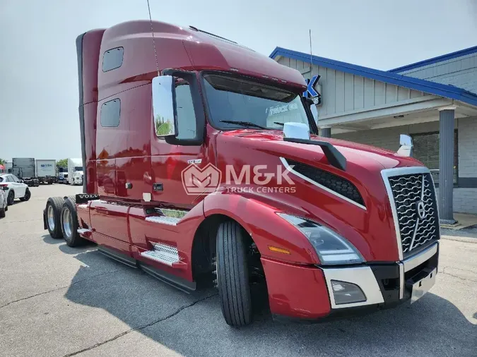 2021 VOLVO VNL64T760