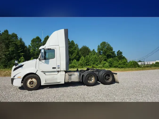 2018 Volvo VNL300