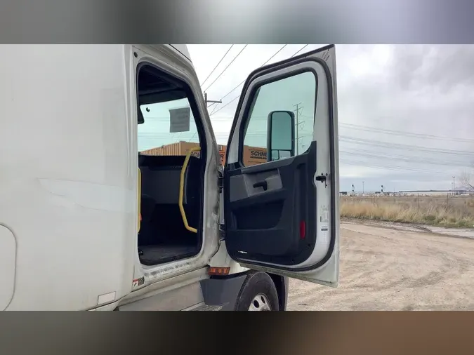 2022 Freightliner Cascadia 126