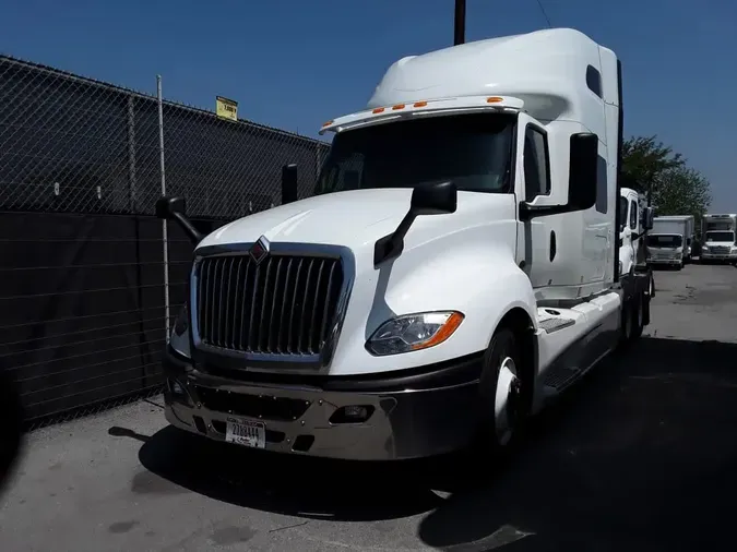 2019 NAVISTAR INTERNATIONAL LT625 SLPR CAB