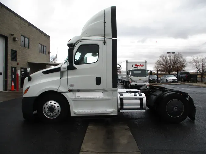 2019 FREIGHTLINER/MERCEDES NEW CASCADIA 126