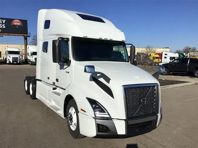 2019 VOLVO VNL760