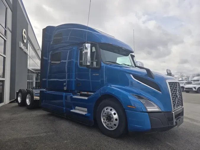 2025 VOLVO VNL64T860