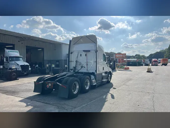 2021 Freightliner Cascadia 126