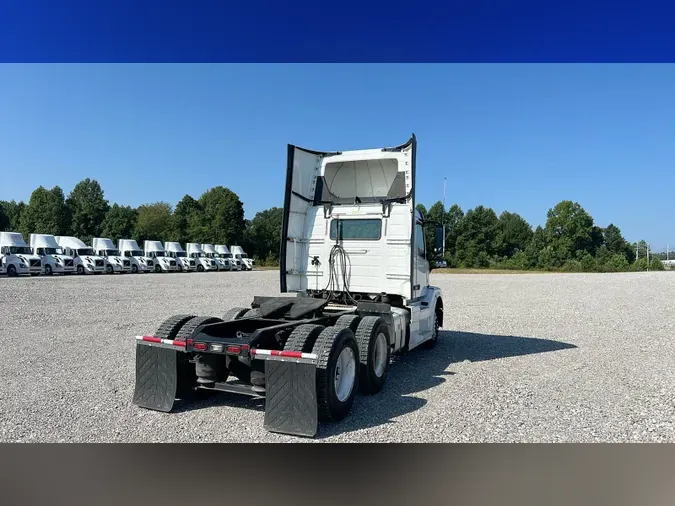 2017 Volvo VNL300