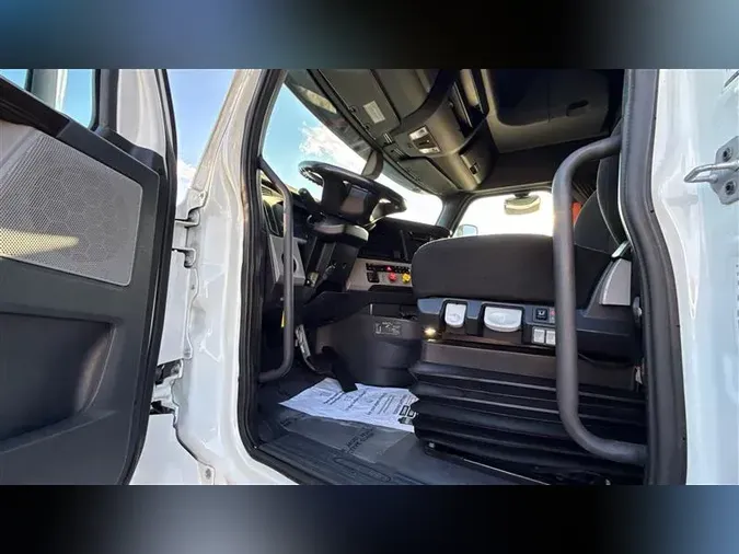 2020 FREIGHTLINER CA126