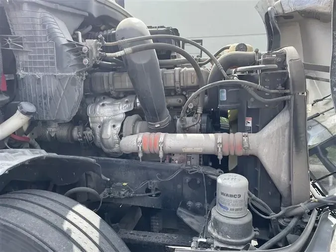 2021 FREIGHTLINER CA126