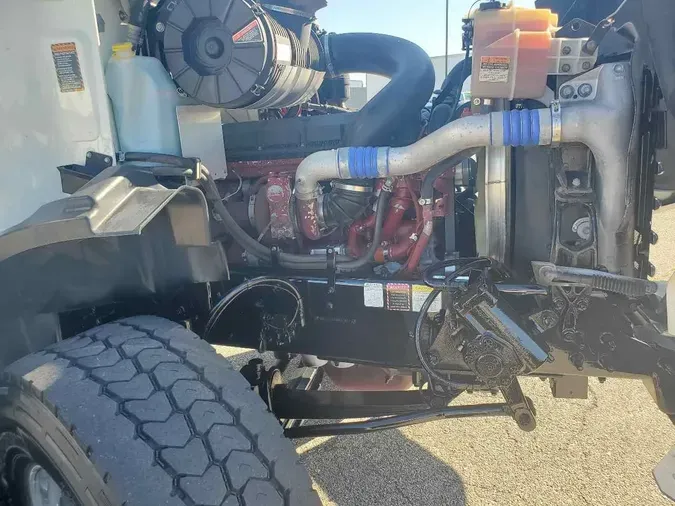 2018 MACK GU813