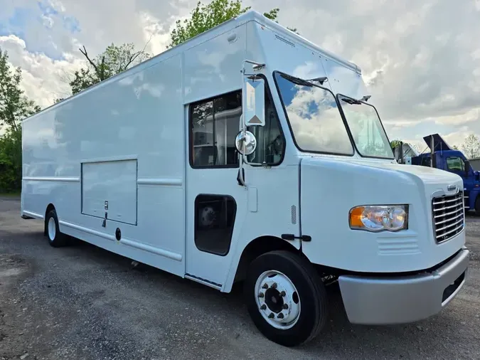 2016 FRTLR CUSTOM CHASSIS CORP MT55