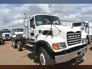2005 MACK GRANITE CV713