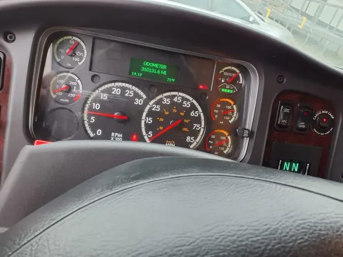 2022 FREIGHTLINER/MERCEDES M2 106