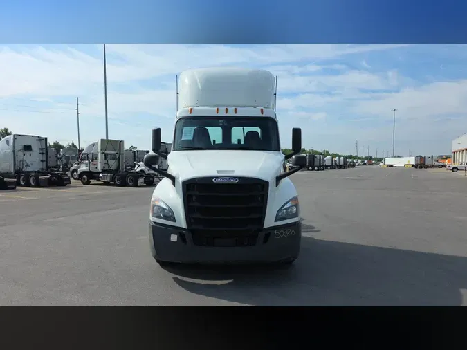 2020 Freightliner Cascadia 126
