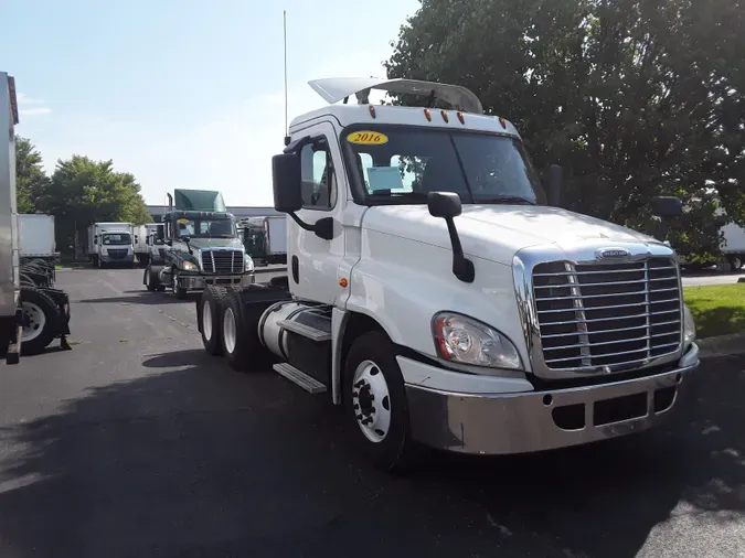 2016 FREIGHTLINER/MERCEDES CASCADIA 125