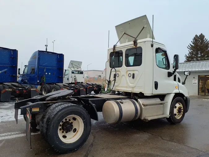 2019 FREIGHTLINER/MERCEDES CASCADIA 113