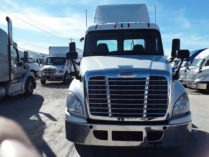 2019 FREIGHTLINER/MERCEDES CASCADIA 125