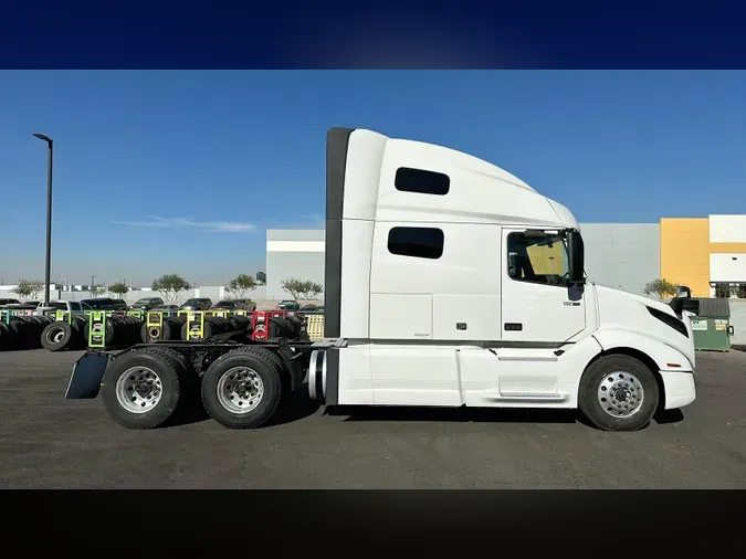 2023 Volvo VNL760