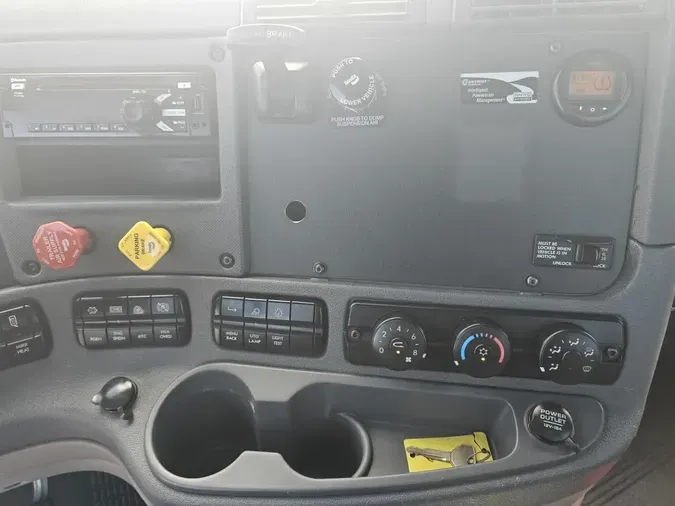 2018 FREIGHTLINER/MERCEDES CASCADIA 113