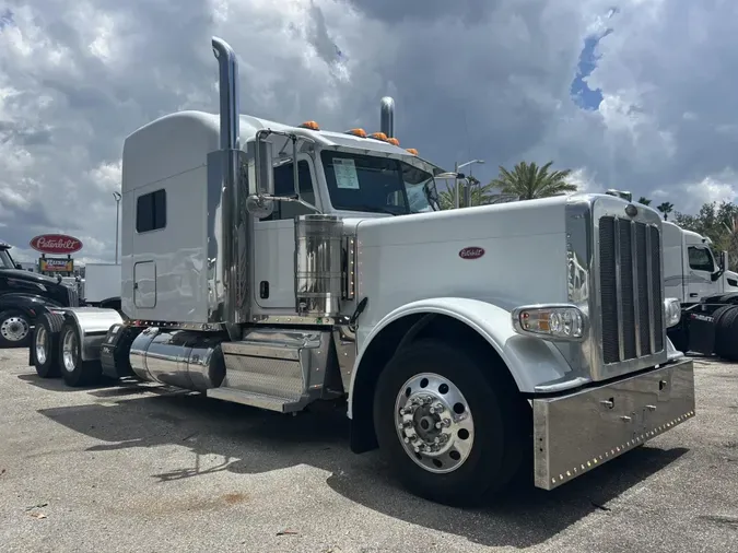 2023 Peterbilt 389