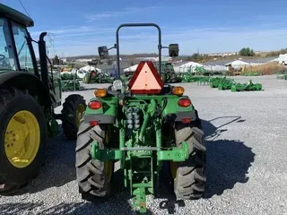 2018 John Deere 5100GN