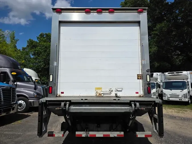 2016 FREIGHTLINER M2 106