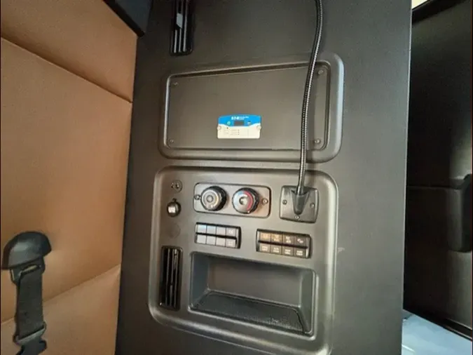 2021 Freightliner Cascadia 126