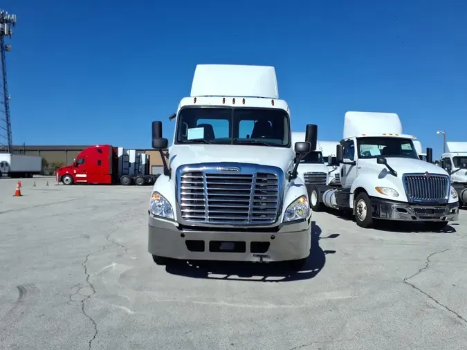 2019 FREIGHTLINER/MERCEDES CASCADIA 125