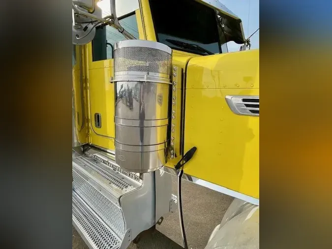 2021 Peterbilt 389