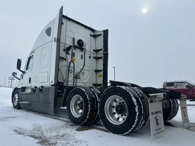 2022 Freightliner Cascadia 126