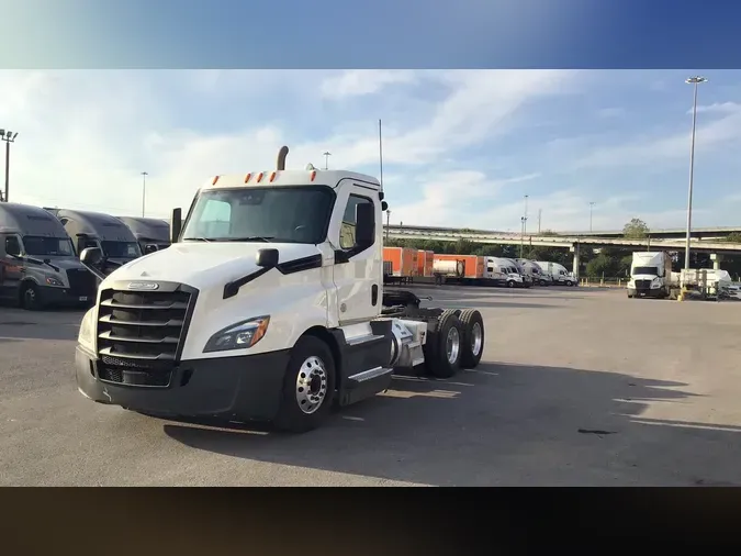 2021 Freightliner Cascadia 126