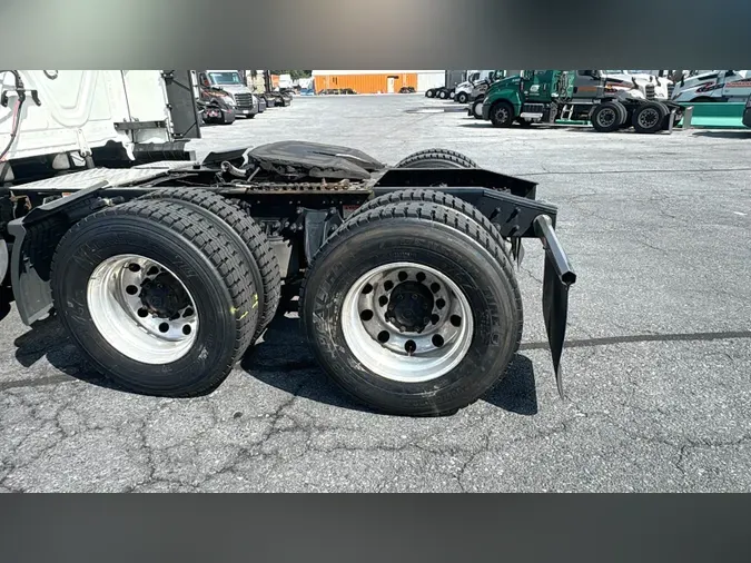 2023 Freightliner Cascadia 12601912af8d50c380455f294ef7a692794