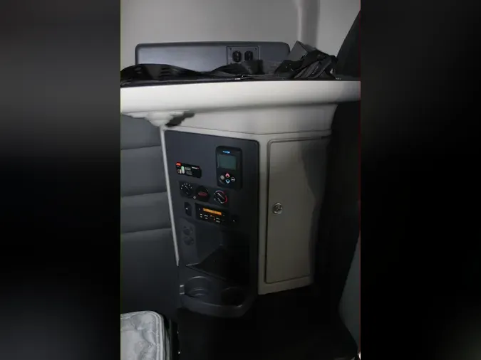 2025 Peterbilt 567019451f3df37270dcaea9c4af924518c