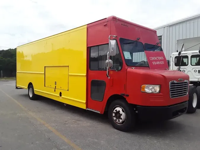 2016 FRTLR CUSTOM CHASSIS CORP MT55