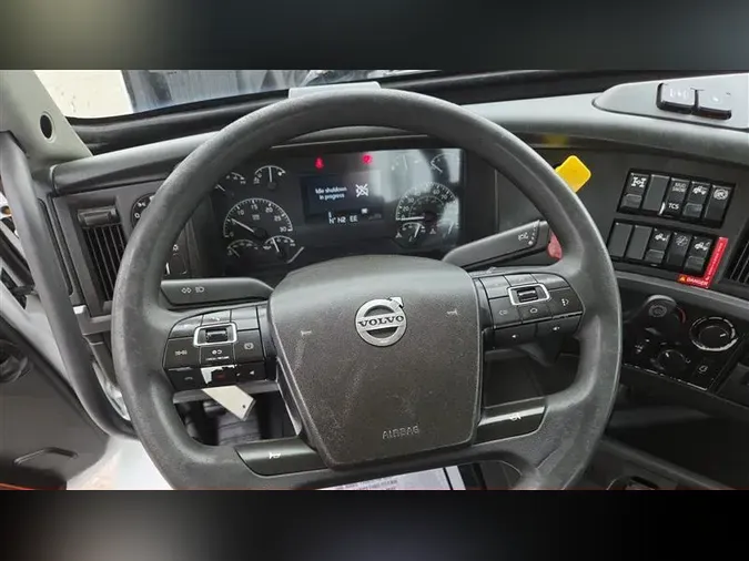 2021 VOLVO VNR64T300
