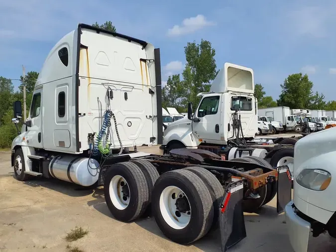 2020 FREIGHTLINER CASCADIA 125