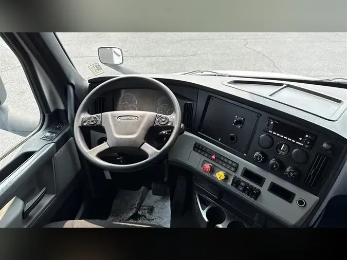 2021 FREIGHTLINER CA116