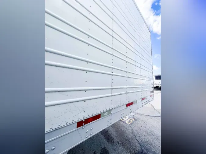 2017 UTILITY VS2RA019a2d70138ee816066be28ecb859132