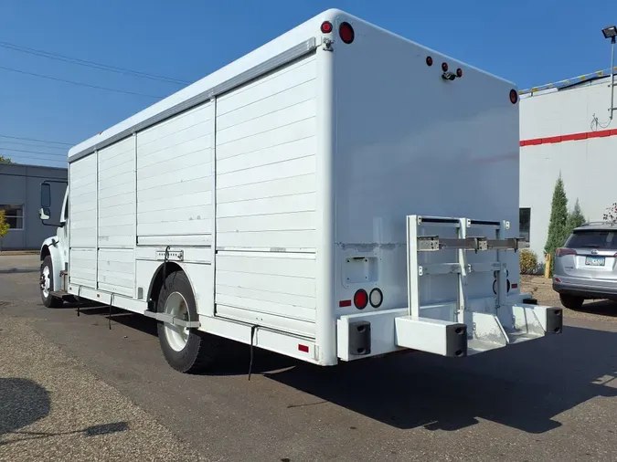 2017 FREIGHTLINER/MERCEDES M2 106