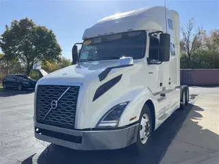 2019 VOLVO VNL760