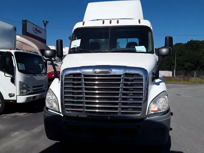 2016 FREIGHTLINER/MERCEDES CASCADIA 113