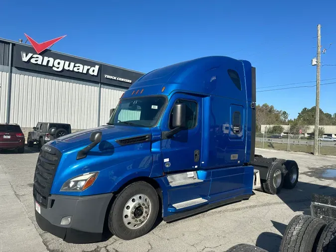 2019 Freightliner Cascadia 126