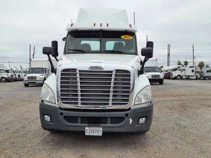 2016 FREIGHTLINER/MERCEDES CASCADIA 125